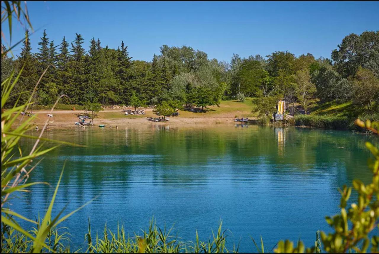 Отель Domaine Des Iscles Ла-Рок-д'Антерон Экстерьер фото